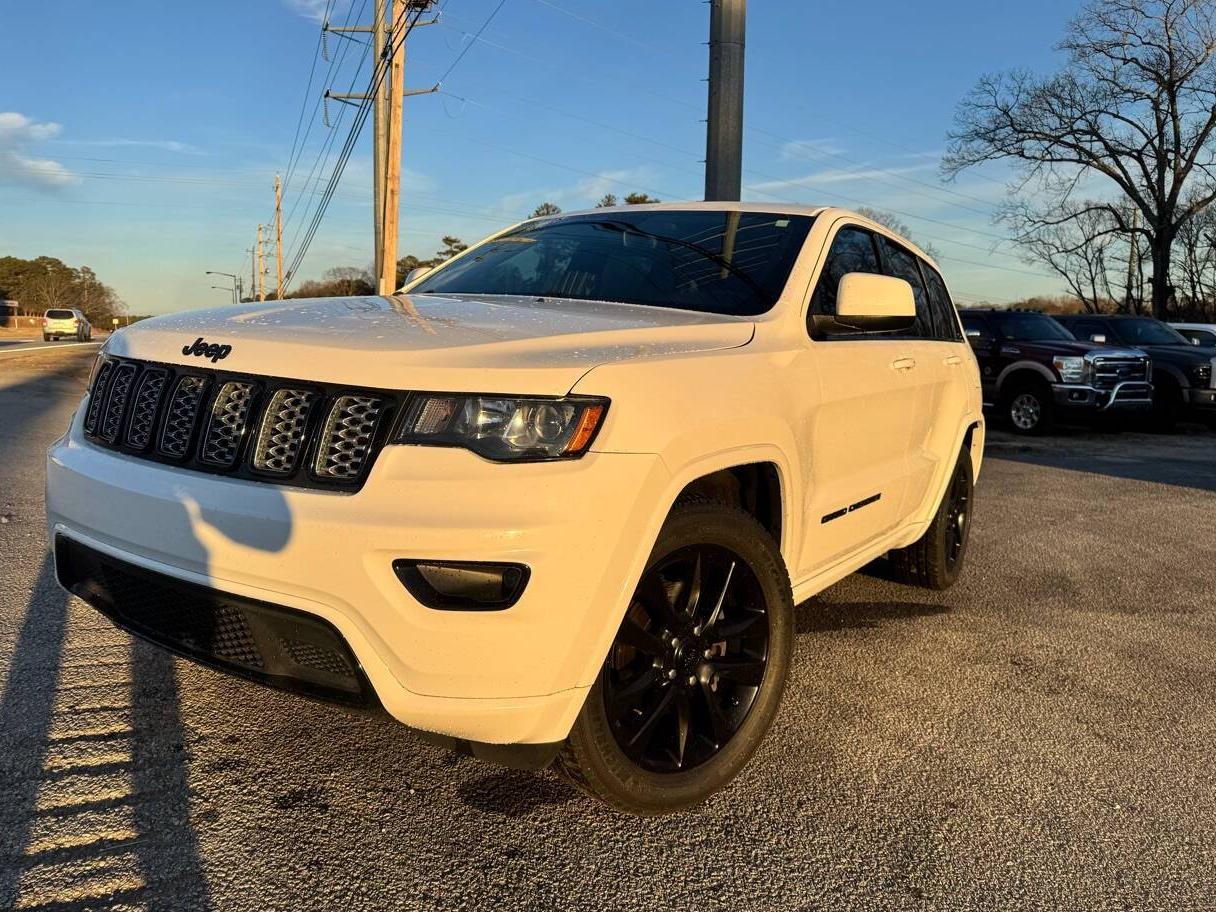 JEEP GRAND CHEROKEE 2018 1C4RJEAG1JC339296 image